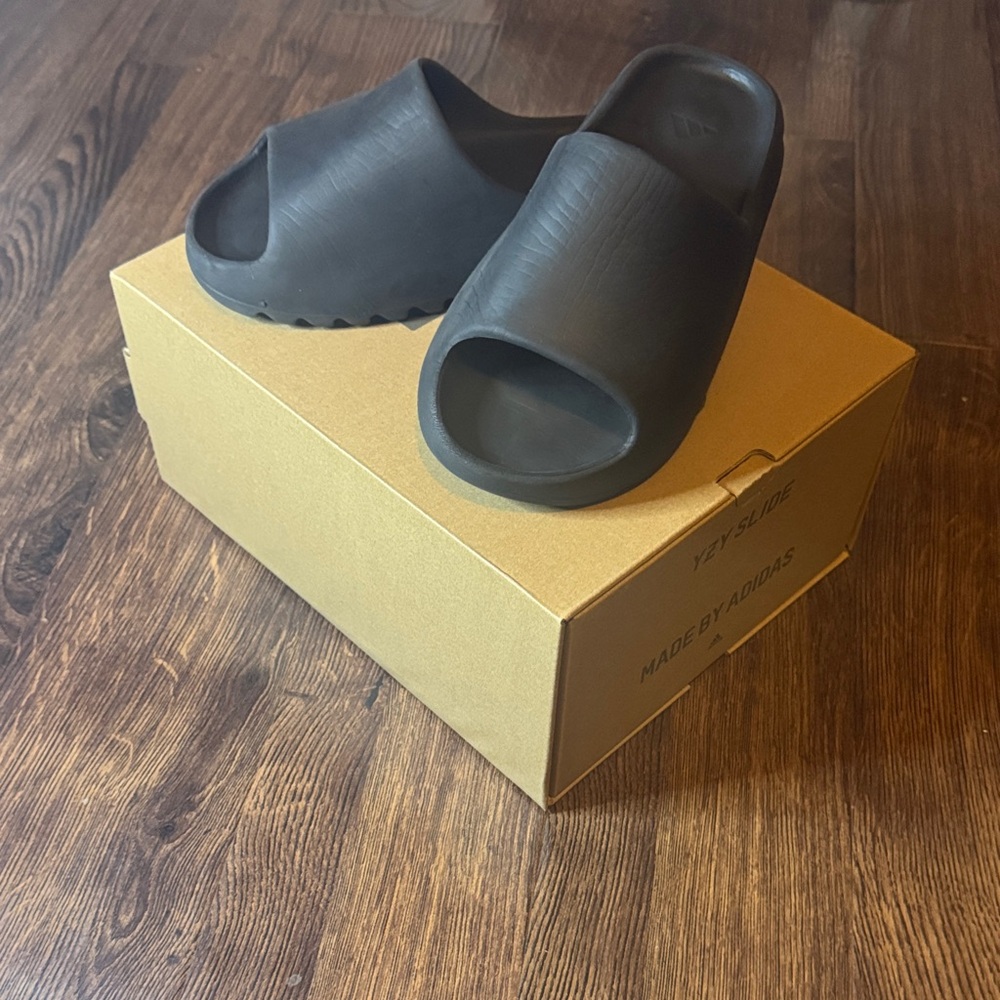Adidas YZY Slide in Tan